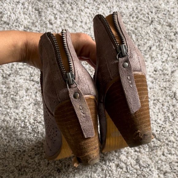 Laser die-cut taupe clay grey earthy gray brown - Picture 5 of 8